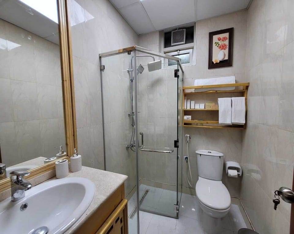 Free toiletries, hair dryer, bidet, towels