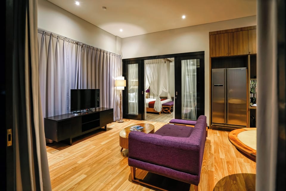 Kirana Penthouse Private Plunge Pool (Free 1X Floating Breakfast with Min. 5 Nights Stay) | Living area | 40-inch LED TV with cable channels, TV