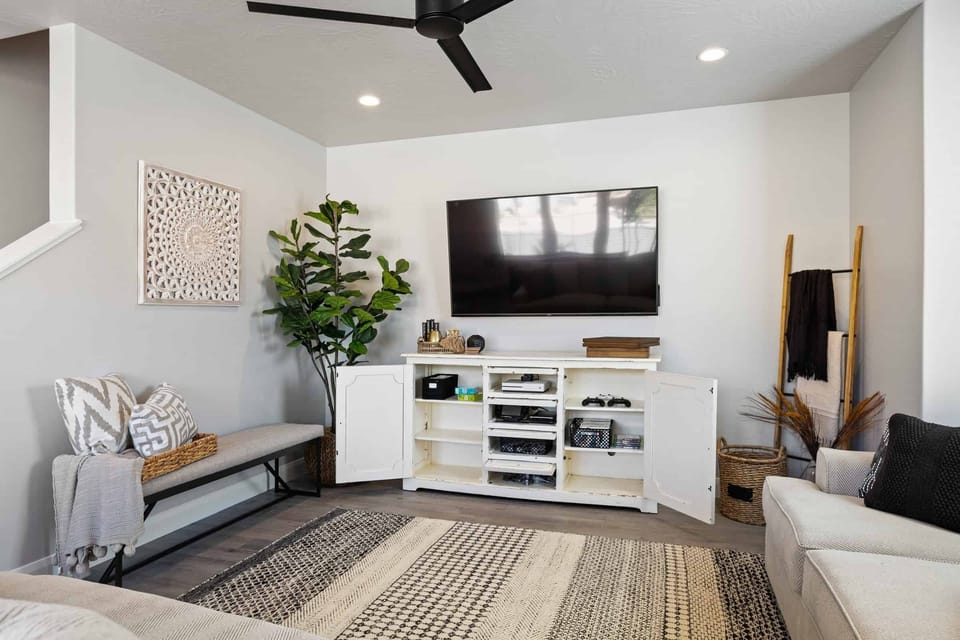 Townhome, 4 Bedrooms | Living area | Smart TV, streaming services