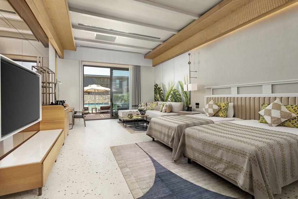 Lagoon Beach Swim-up | Premium bedding, free minibar, in-room safe, desk
