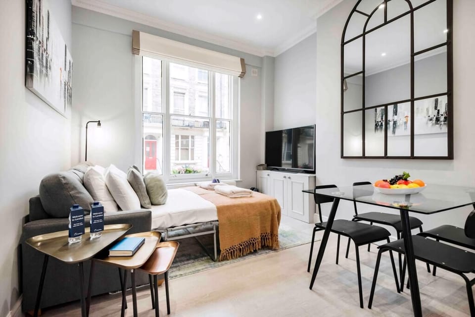 Apartment | Living room | TV