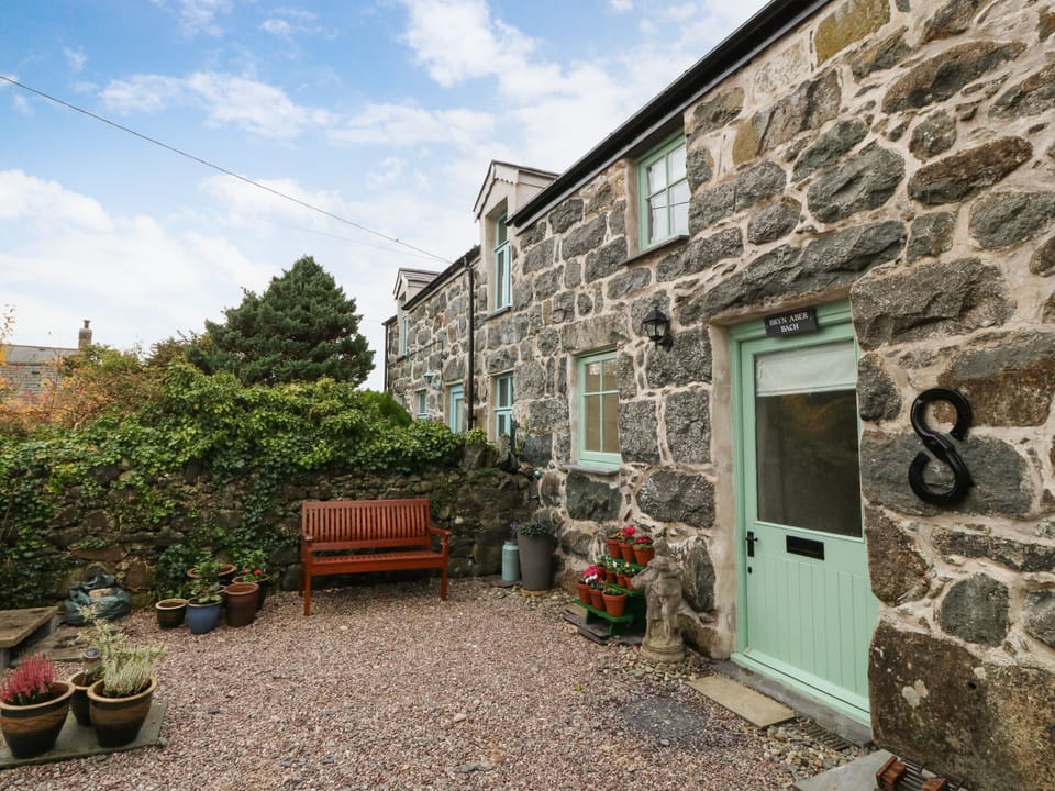 Cottage | Front of property