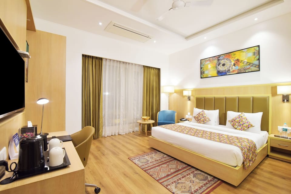 Superior Room, 1 King Bed, Non Smoking | Room amenity