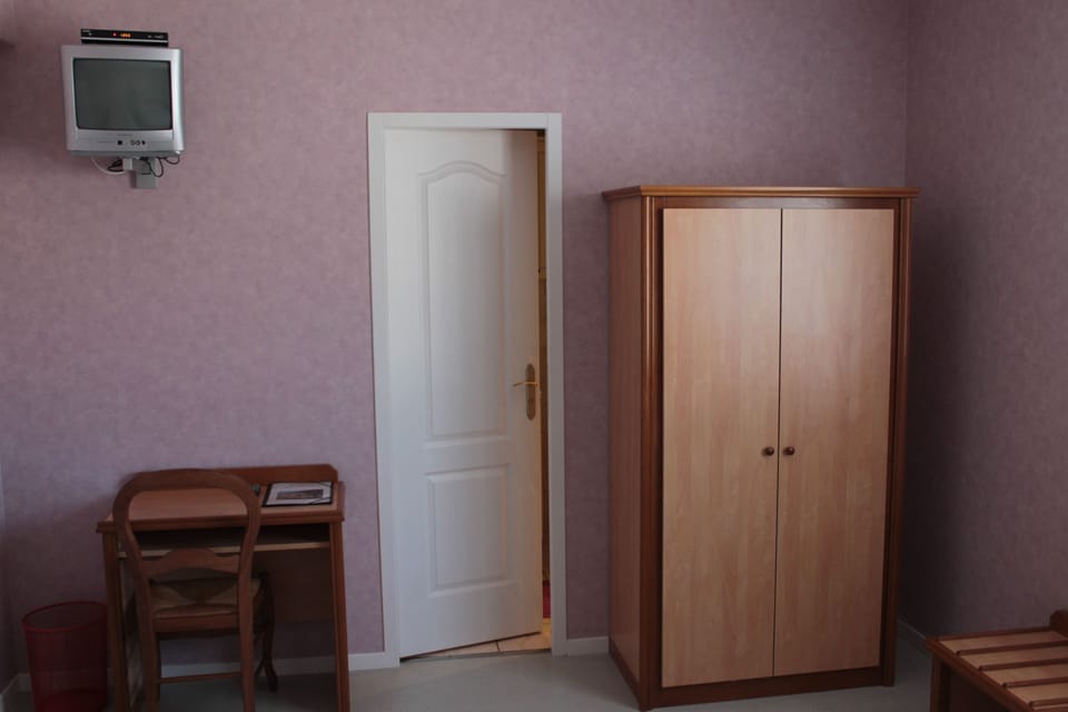 Double Room | Rollaway beds, free WiFi