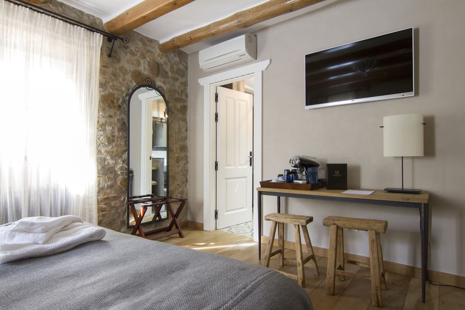 Comfort Double Room | Premium bedding, minibar, in-room safe, desk