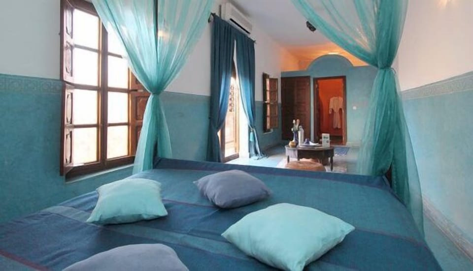 Double Room (Alaouitte) | Desk, free WiFi, bed sheets