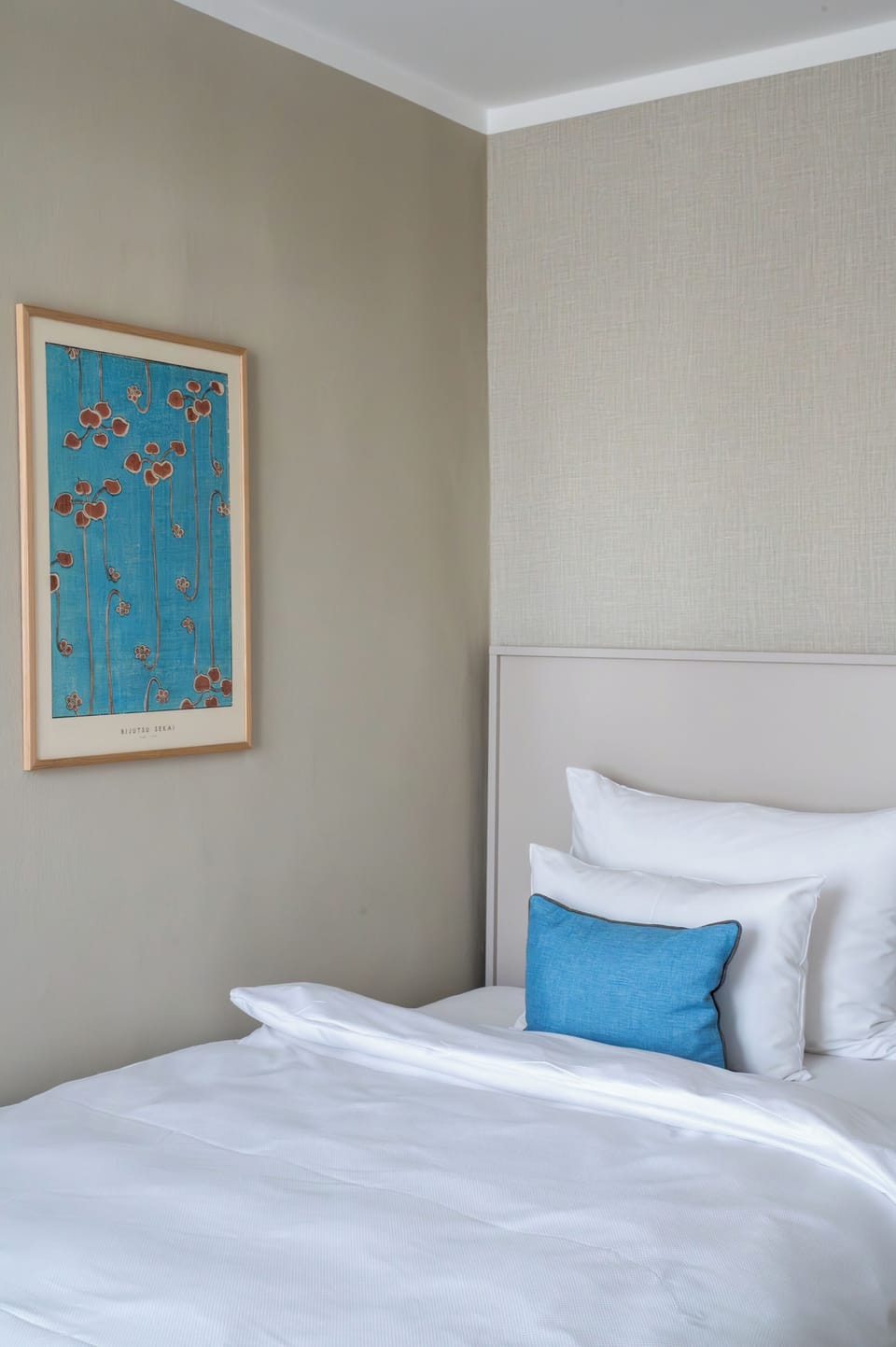 Standard Single Room | Hypo-allergenic bedding, minibar, in-room safe, iron/ironing board