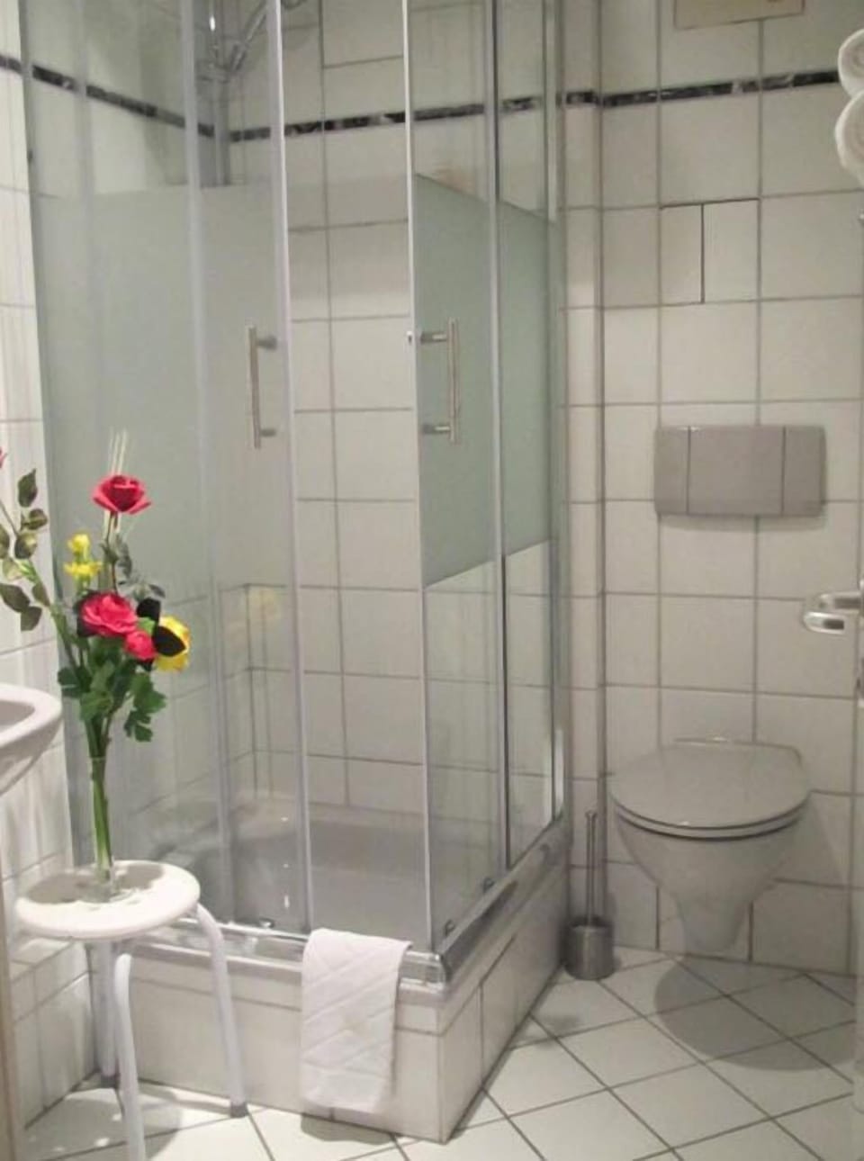 Shower, free toiletries, hair dryer, towels