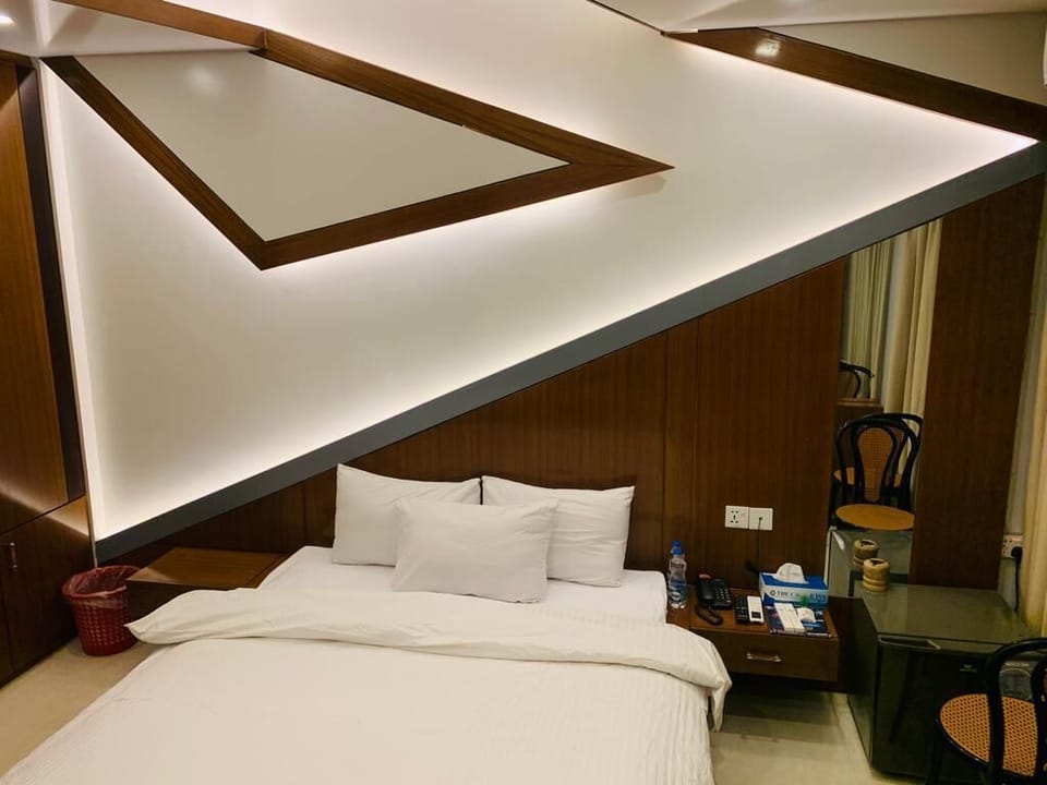 In-room safe, desk, laptop workspace, iron/ironing board