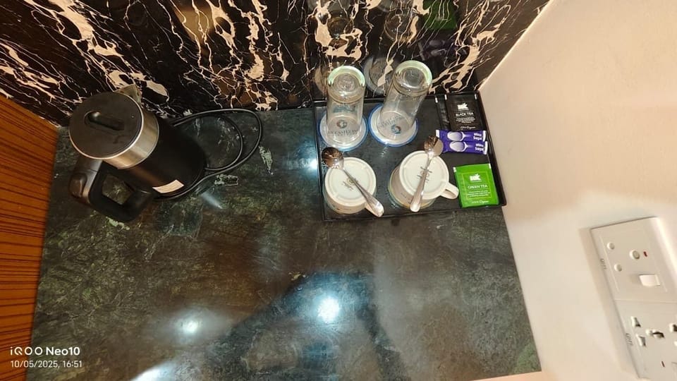 Business Twin Room, 2 Bedrooms | Private kitchen