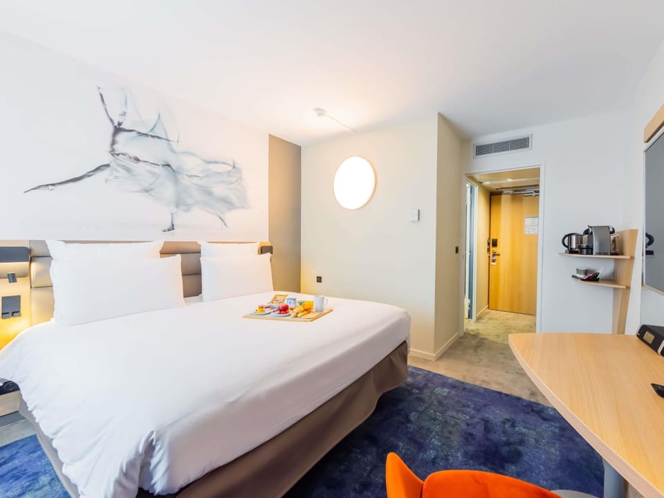 Privilege, Superior Room, 1 Double Bed | Premium bedding, minibar, in-room safe, desk