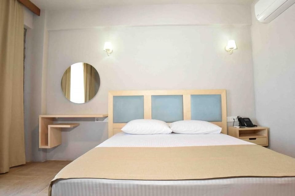 Standard Double Room | Minibar, desk, laptop workspace, free WiFi