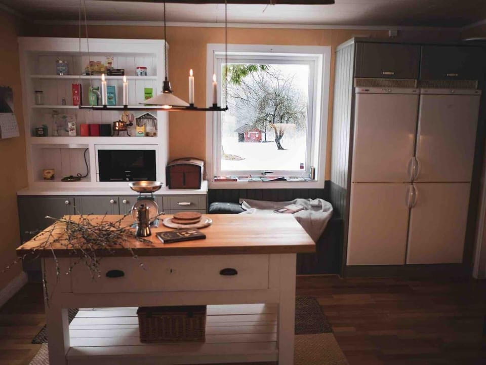 House | Private kitchen | Fridge, microwave, oven, stovetop