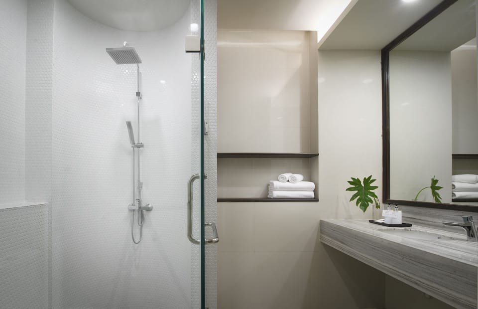 Shower, towels