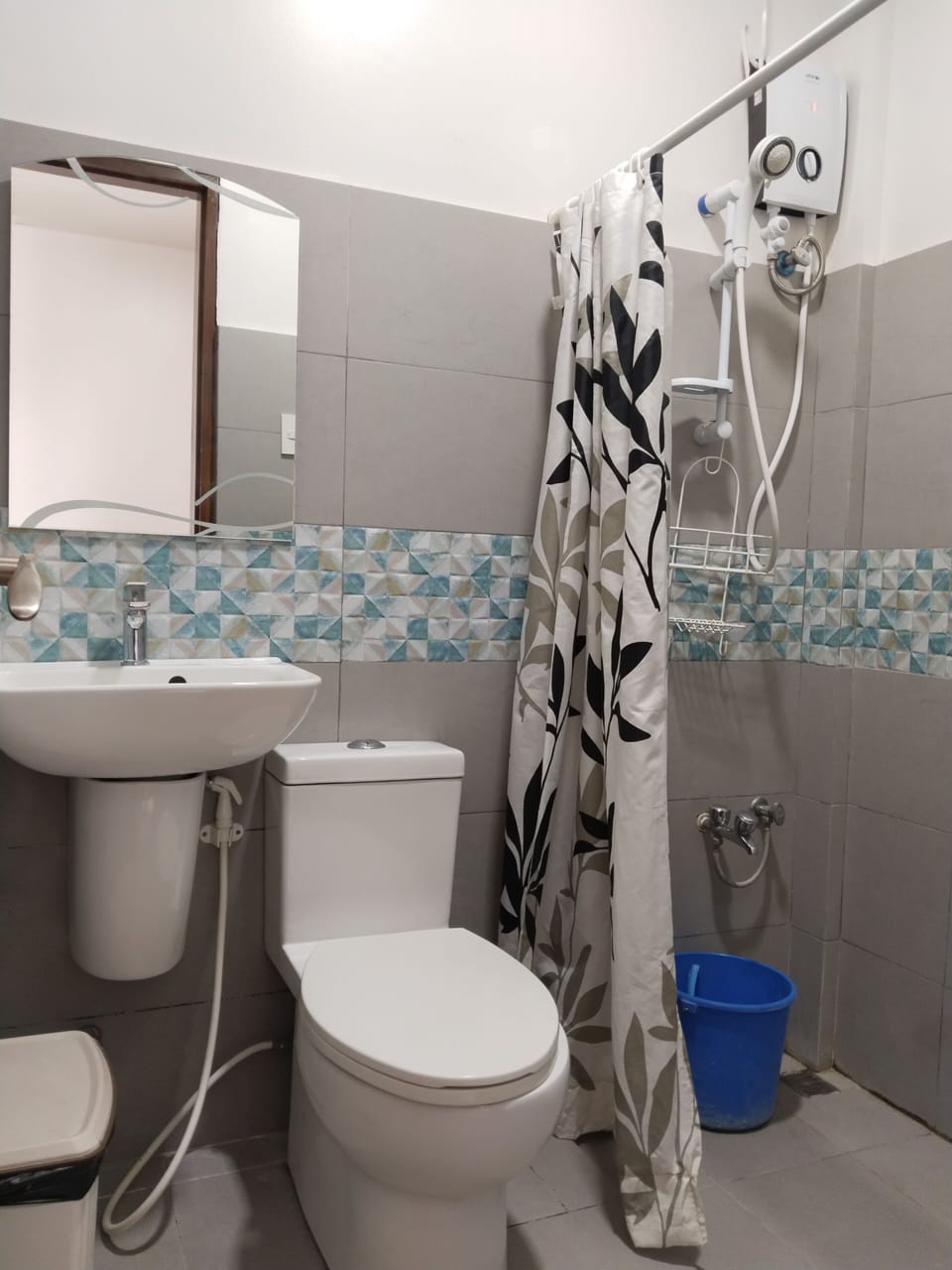 Family Studio | Bathroom shower