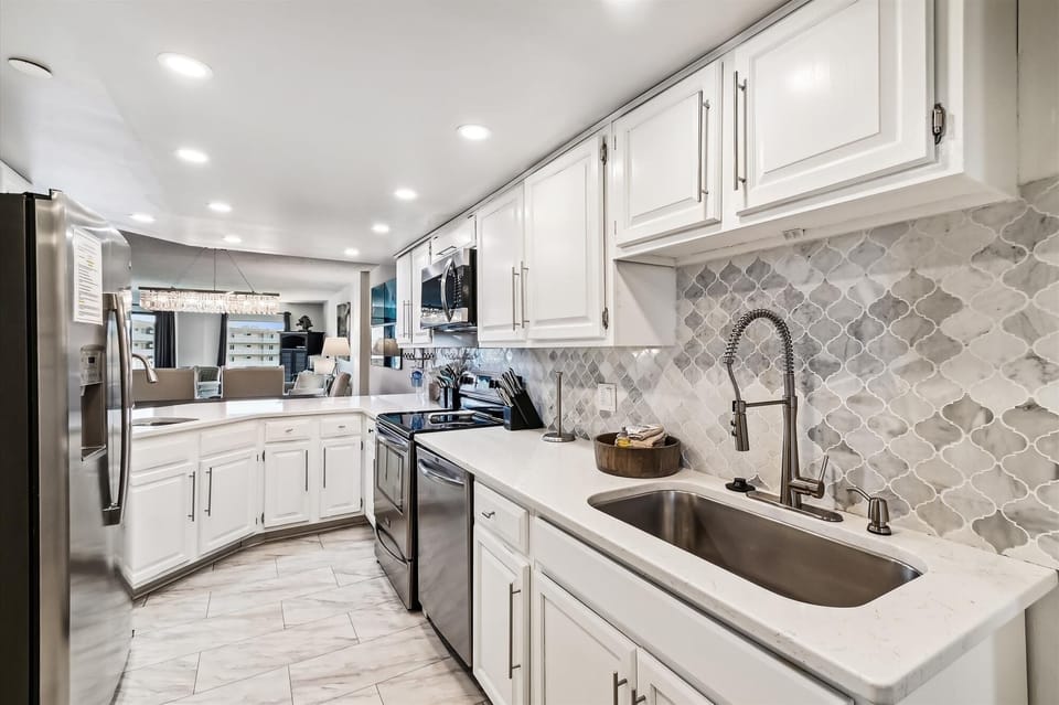Condo, 2 Bedrooms | Private kitchen | Coffee/tea maker, fridge, oven, toaster