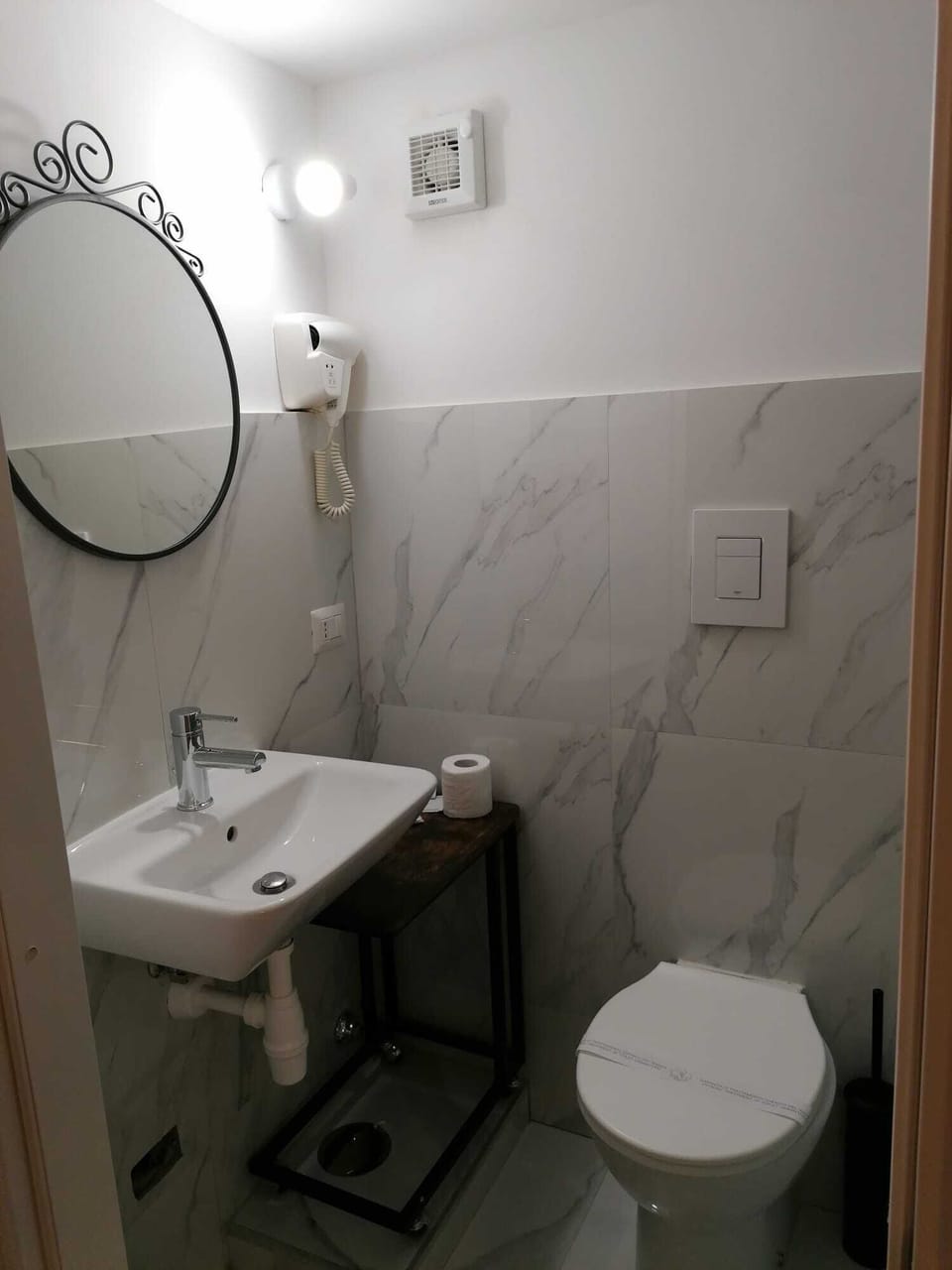 Family Duplex | Bathroom | Shower, free toiletries, hair dryer, bidet