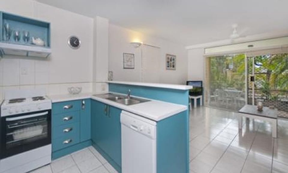 Standard Apartment, 2 Bedrooms, Kitchen | Private kitchenette | Full-size fridge, microwave, stovetop, coffee/tea maker
