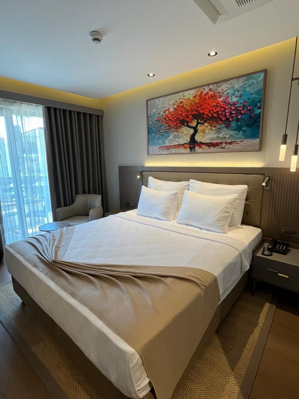 Standard Room, 1 Double Bed, Non Smoking, Garden View | Premium bedding, minibar, in-room safe, soundproofing