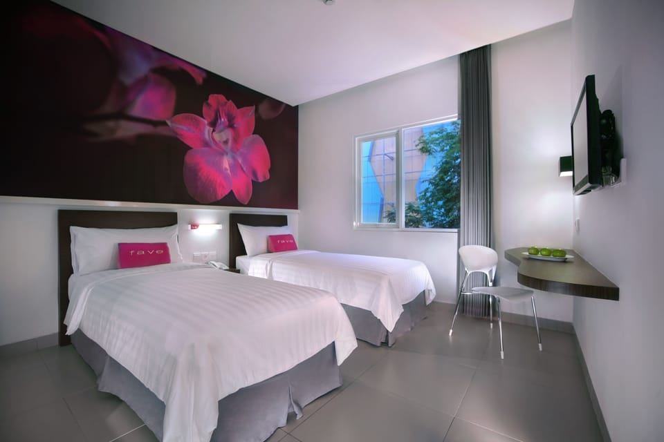 Standard Room | In-room safe, desk, free WiFi, bed sheets