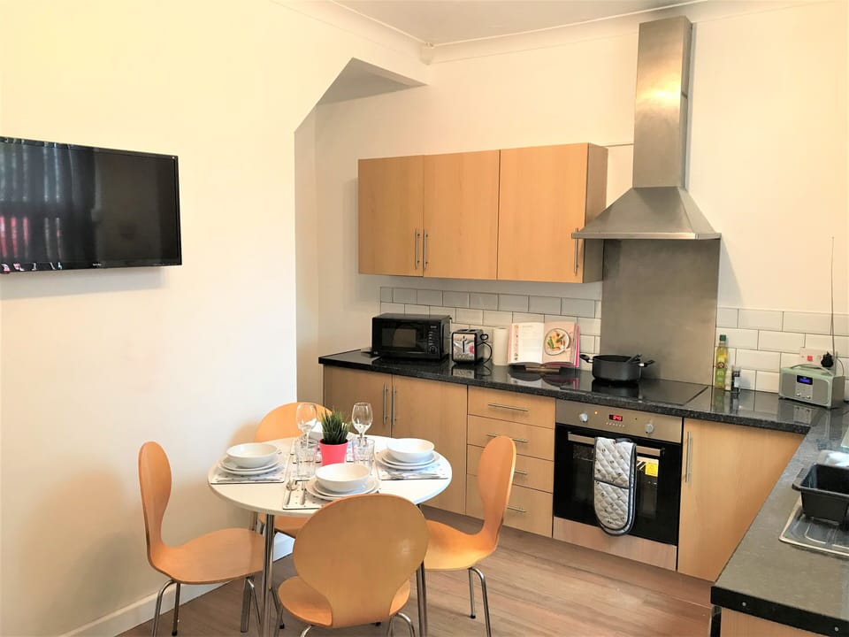 Comfort House, Private Bathroom | Shared kitchen | Highchair