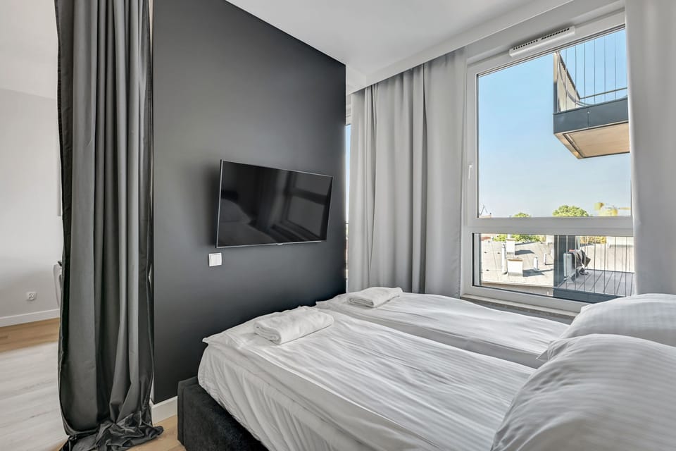 Executive Apartment | 1 bedroom, iron/ironing board, free WiFi, bed sheets