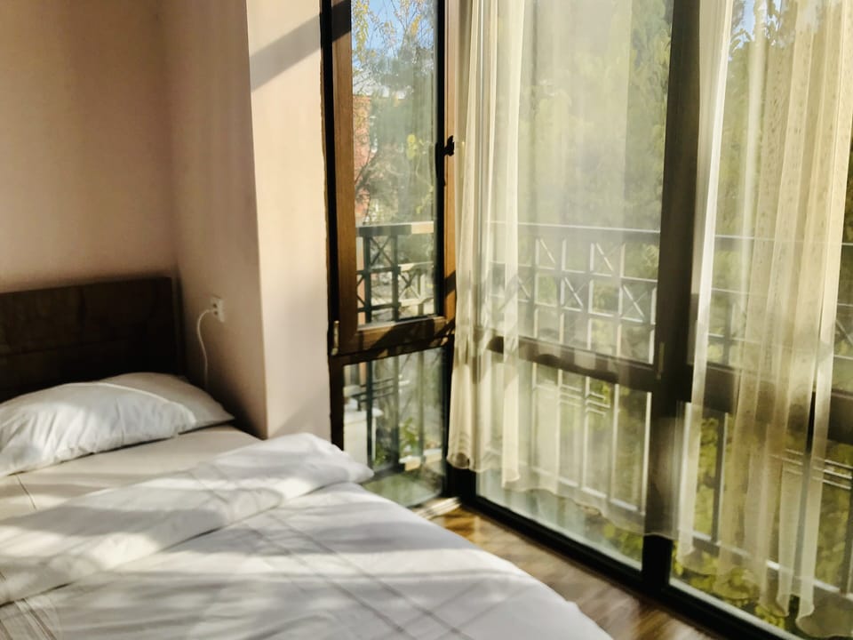 Premium Apartment | 1 bedroom, iron/ironing board, free WiFi, bed sheets