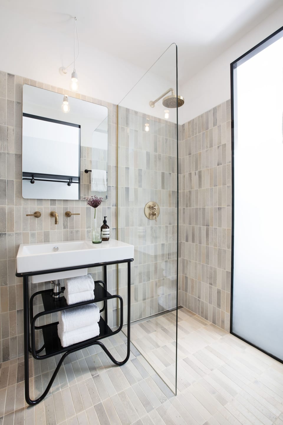 Premium Studio | Bathroom | Shower, free toiletries, hair dryer, slippers