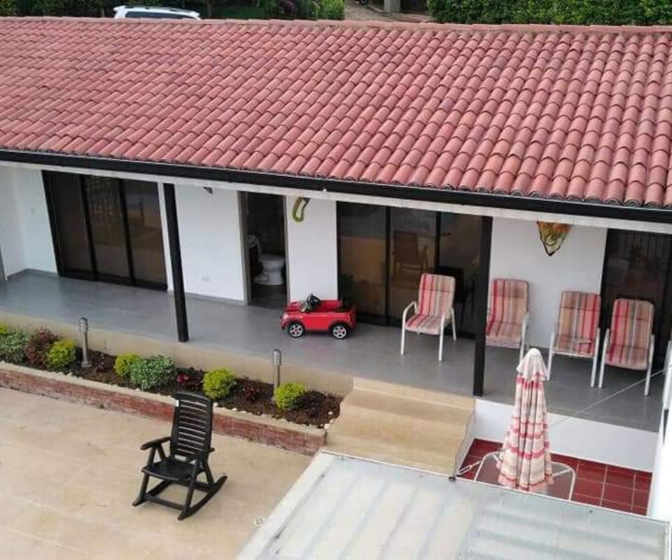 Basic Cottage | Living area | 32-inch flat-screen TV with cable channels, TV