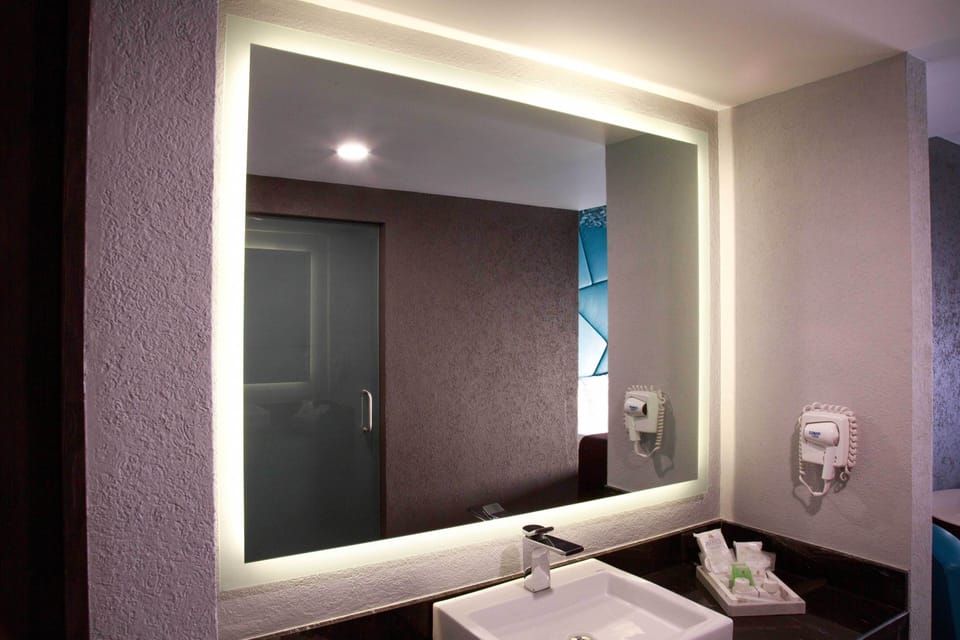 Junior Double Room | In-room safe, individually decorated, soundproofing, free WiFi