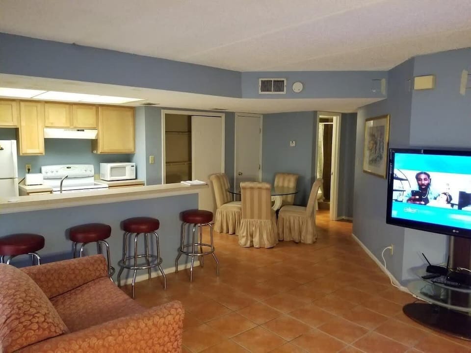 Apartment, 1 Bedroom | Living area
