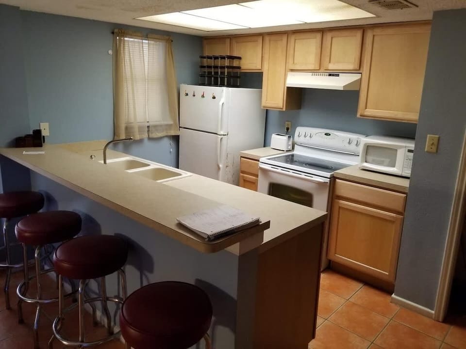 Apartment, 1 Bedroom | Private kitchen | Fridge, oven, coffee/tea maker, toaster