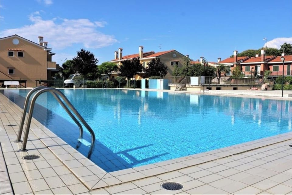 Villa, 2 Bedrooms, Balcony, Garden View | Pool | Outdoor pool