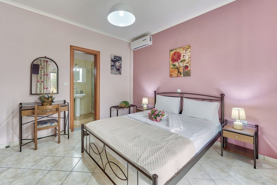 Villa, 2 Bedrooms, Smoking, Private Pool | 3 bedrooms, bed sheets