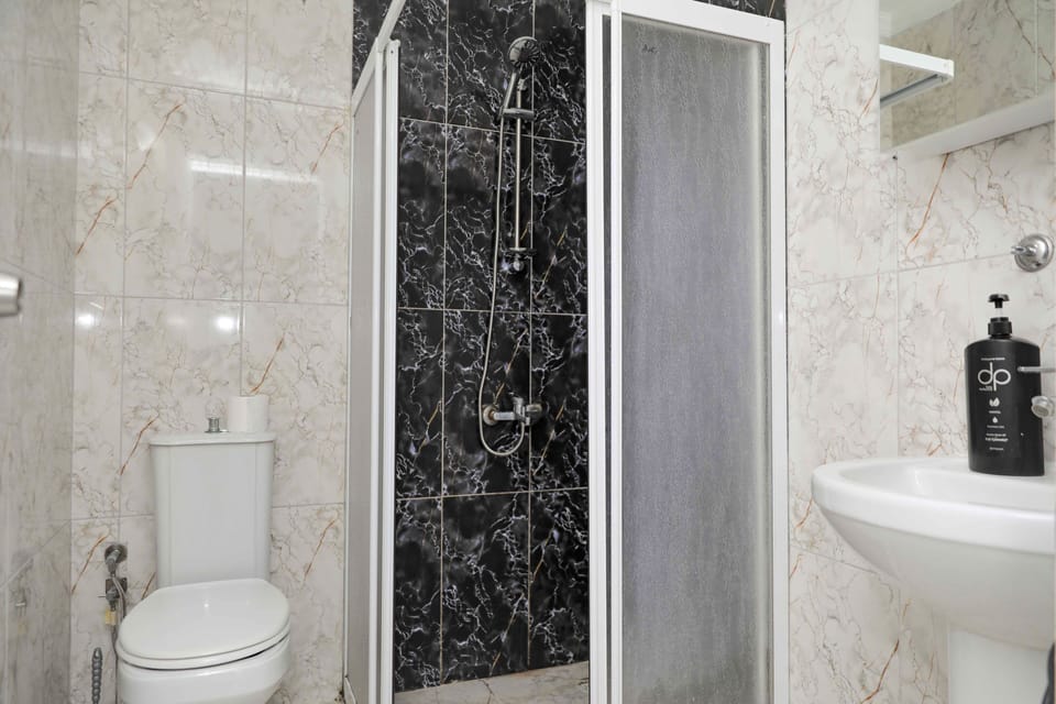 Standard Room | Bathroom | Slippers