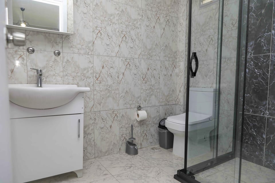 Superior Room | Bathroom | Slippers