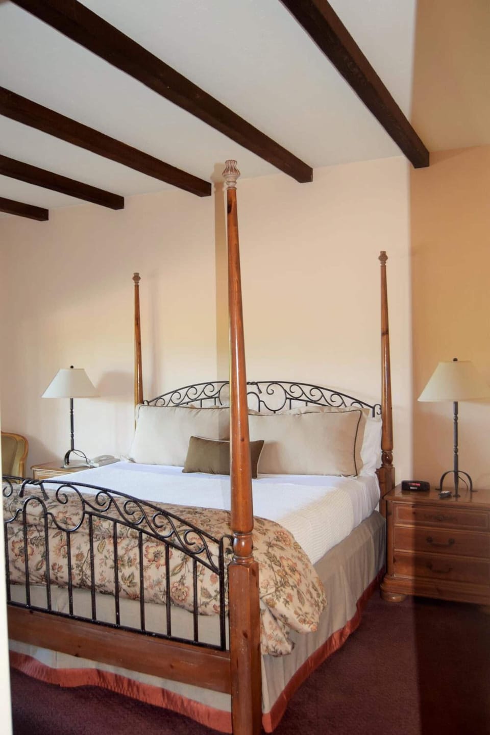 Cribs/infant beds, free WiFi, bed sheets