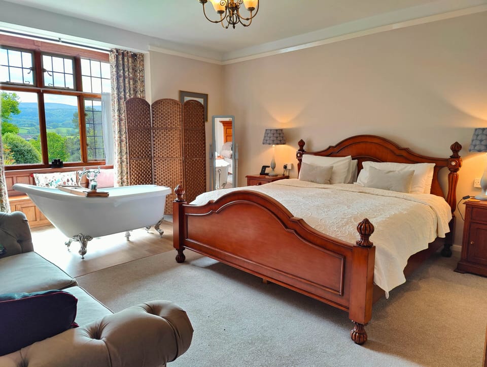 Romantic Double Room, Private Bathroom, Courtyard View (Kinsford)