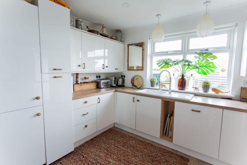 Comfort House, Private Bathroom, Sea View | Shared kitchen | Highchair
