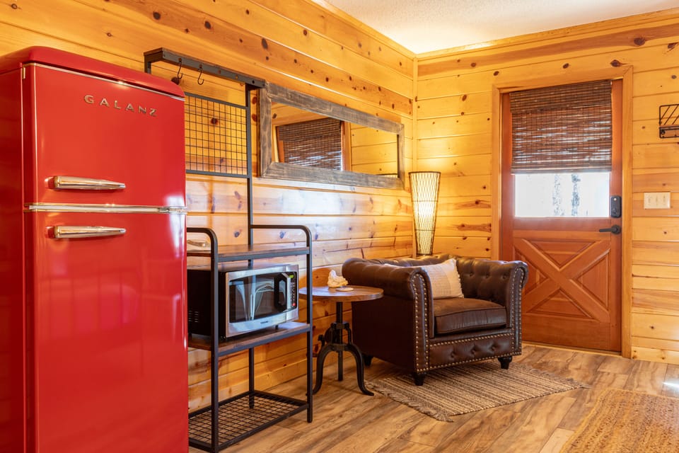 Pisgah Lodge - Queen + Bunk Suite | Hypo-allergenic bedding, individually decorated, individually furnished