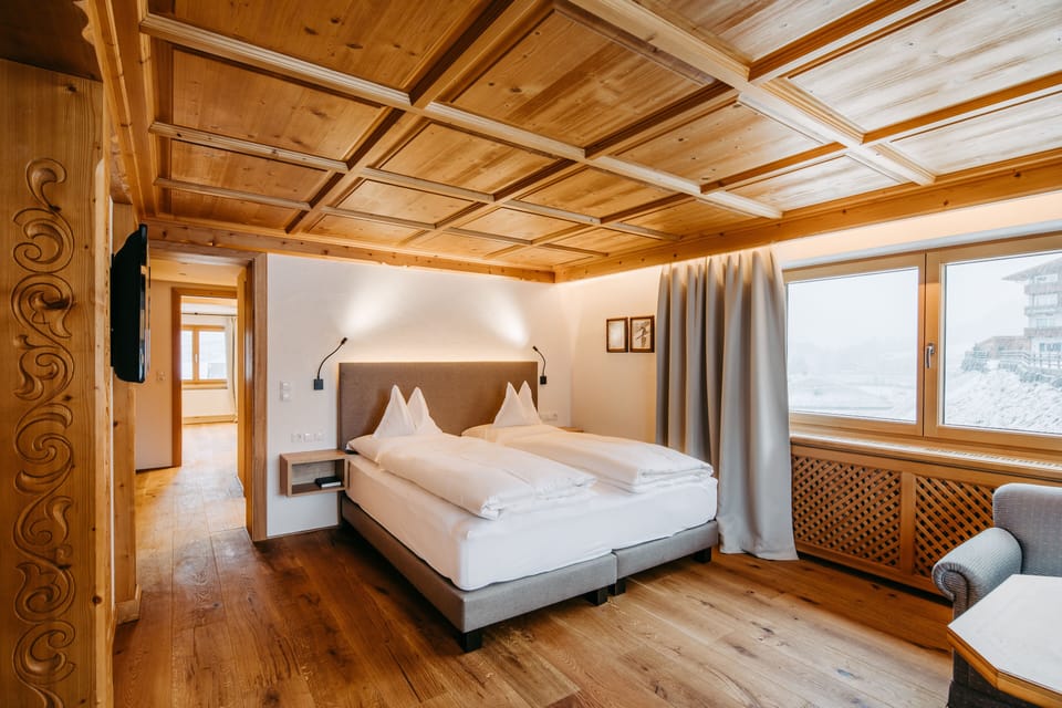 Superior Apartment, 2 Bedrooms, Sauna, Mountain View! | In-room safe, blackout drapes, soundproofing, free cribs/infant beds