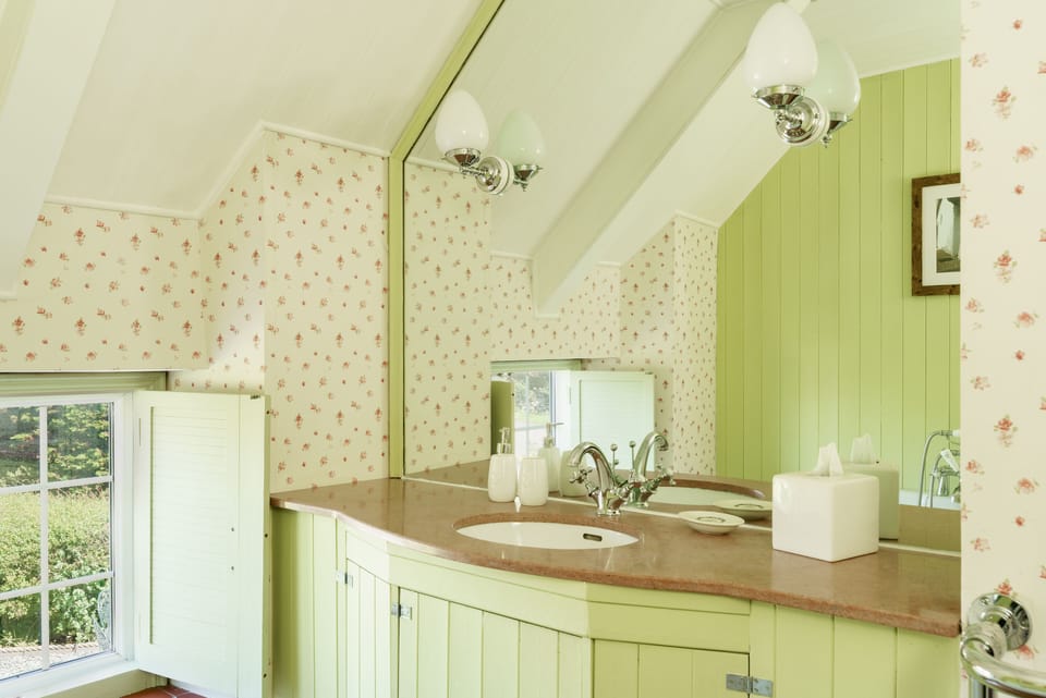 Windy Ridge Cottage - 5 Bedroom - Oxwich House in The Mumbles
