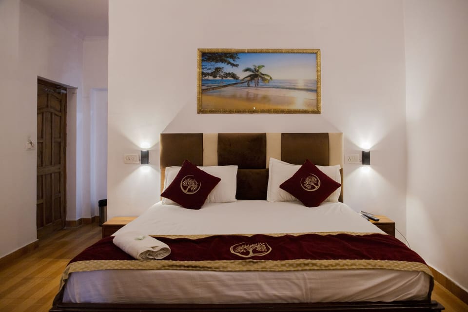 Superior Double Room | Individually furnished, desk, laptop workspace