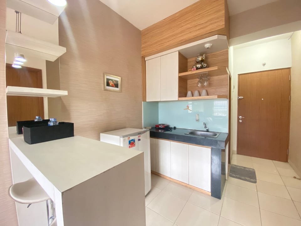Room | Private kitchen | Fridge, stovetop, cookware/dishes/utensils