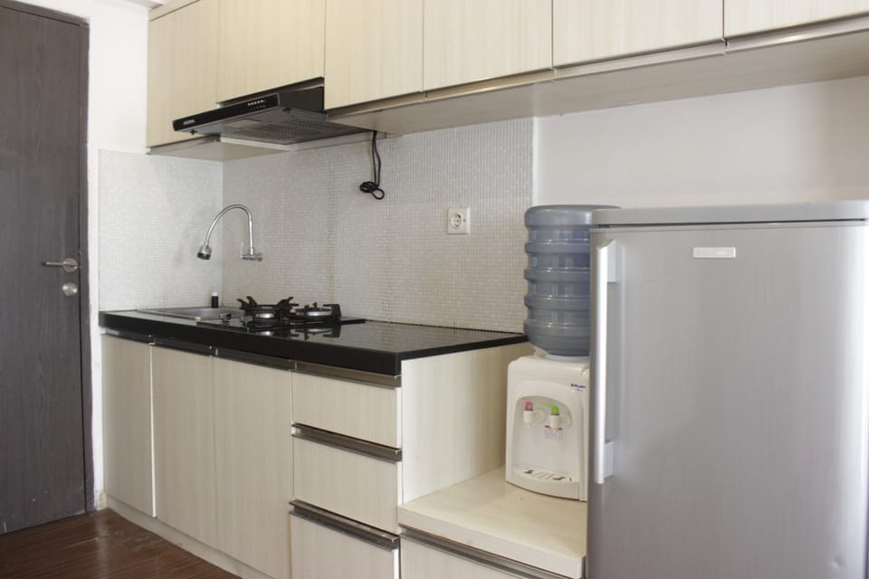 Room | Private kitchen | Fridge, stovetop, cookware/dishes/utensils