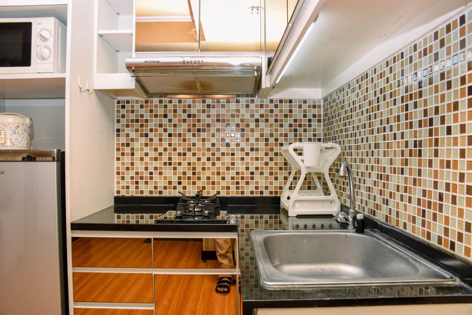 Room | Private kitchen | Fridge, stovetop, cookware/dishes/utensils