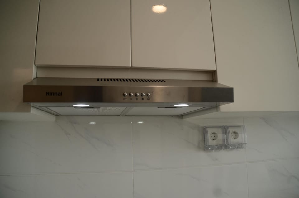 Room | Private kitchen | Fridge, stovetop, cookware/dishes/utensils