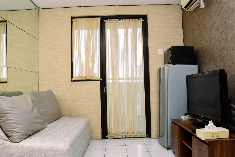 Room | Living area | TV