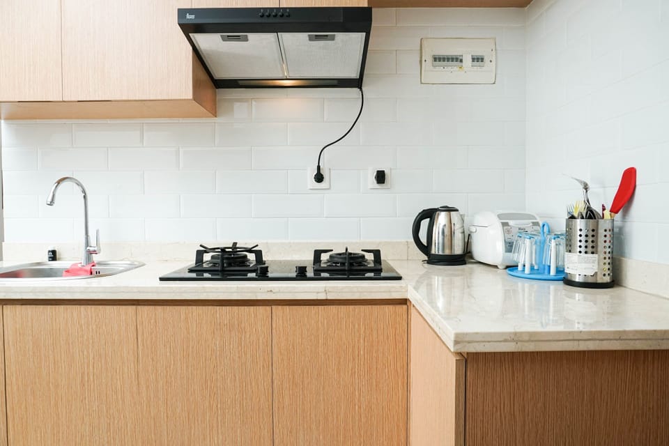 Room | Private kitchen | Fridge, stovetop, electric kettle, cookware/dishes/utensils