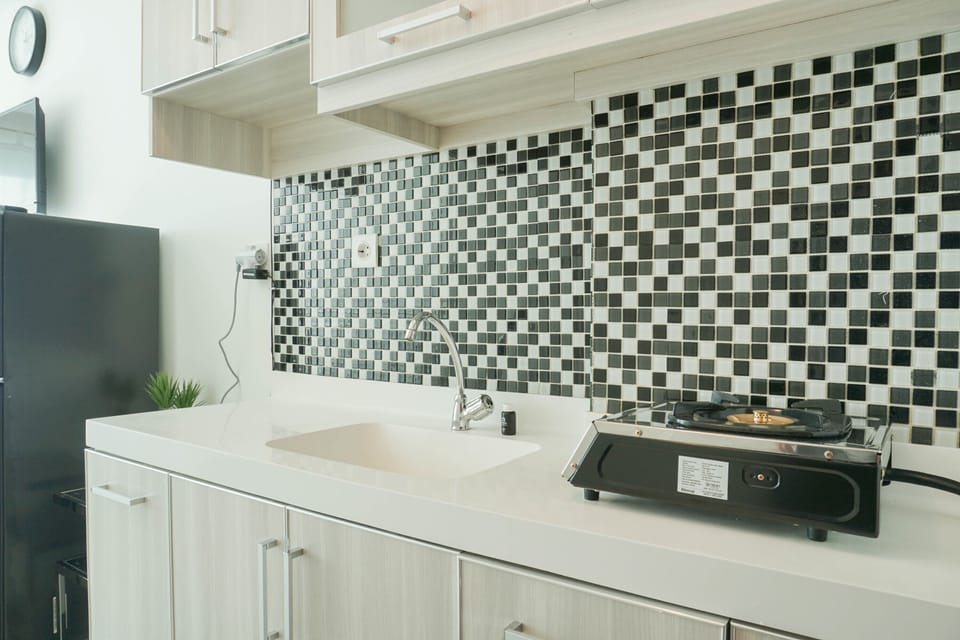 Room | Private kitchen | Fridge, stovetop, cookware/dishes/utensils